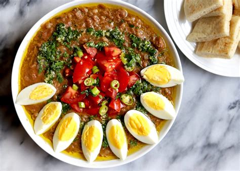  Ful Medames:  Wybuch smaków w pikantnym i kremowym sosie!