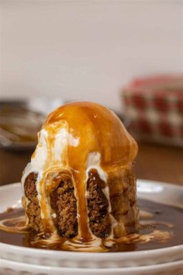  Sticky Toffee Pudding: Intensywny, karmelowy deser z niesamowicie miękkim wnętrzem!